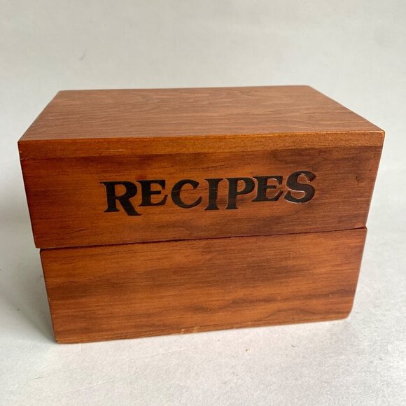Vintage Wooden Recipe Box With Blank Cards and Dividers - Picture 1 of 7